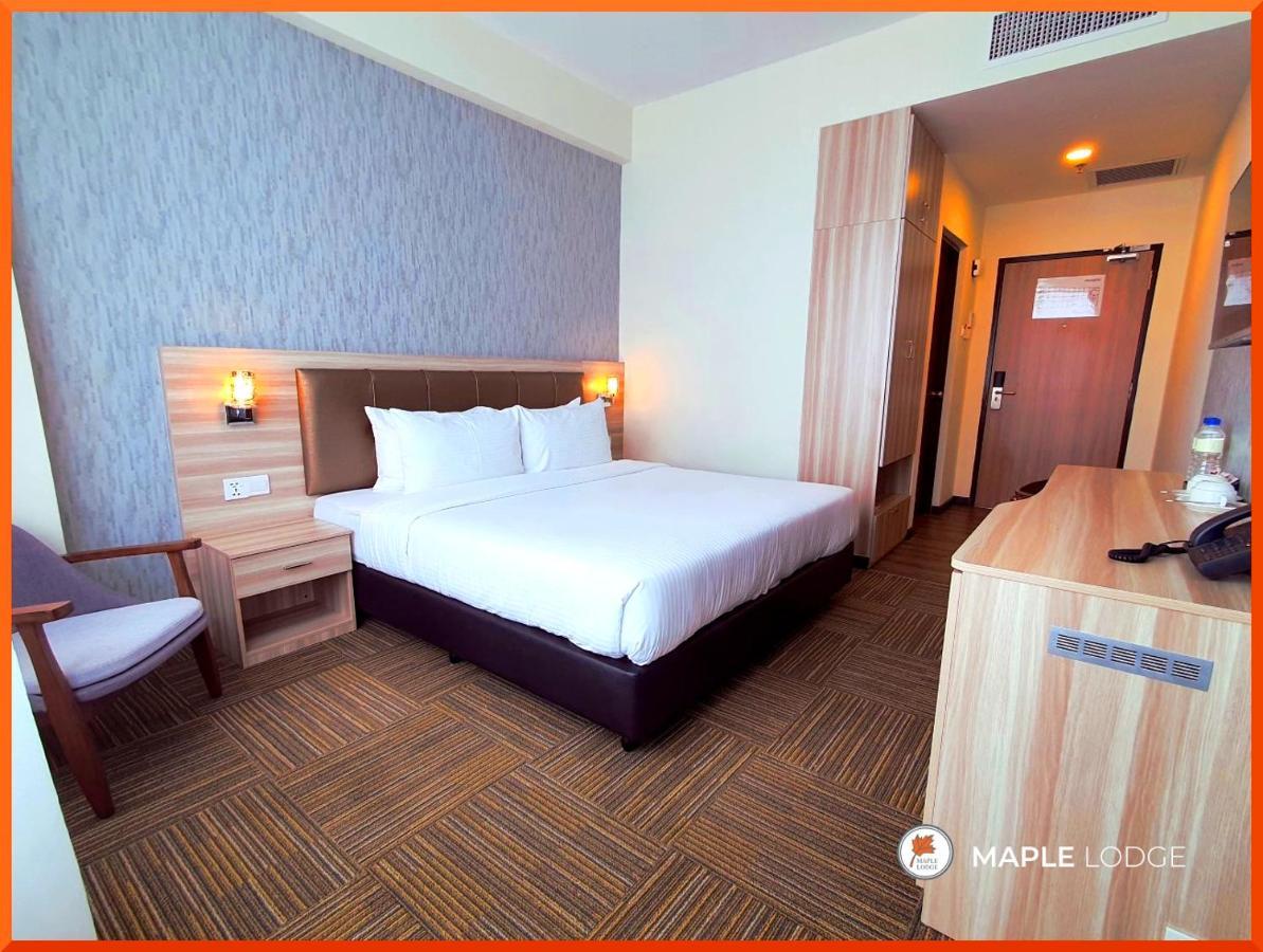 Maple Lodge Batu Pahat Exterior foto