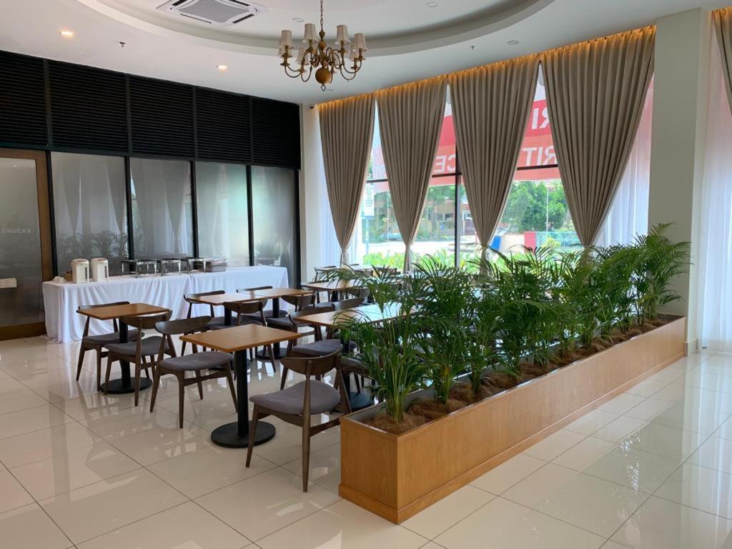 Maple Lodge Batu Pahat Exterior foto